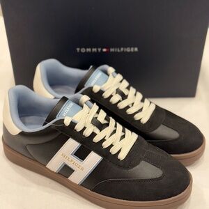 Tommy Hilfiger Men's Sneaker Lasen Color Black
